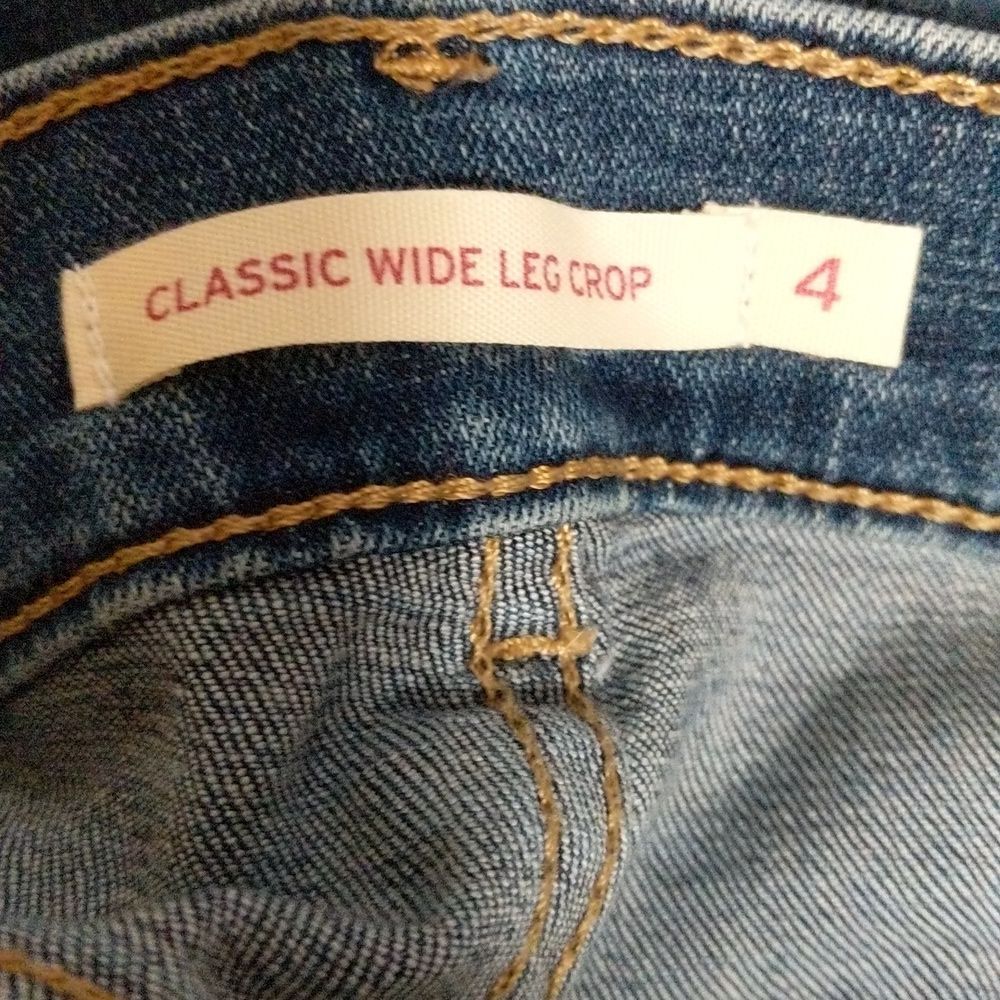 Levi's classic wide leg cropped zip fly jeans 4 - Picture 7 of 12